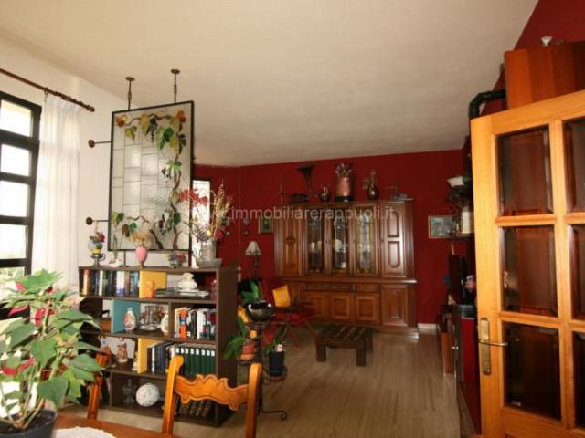 Rapolano vendesi immobile composto al piano terra appartamen. 345m² Serre di Rapolano