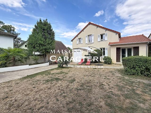 Rare: Maison ancienne atypique et Grange de 100m2 Vernouillet