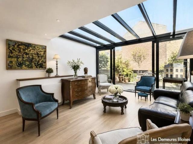 Rare maison d'architecte avec garage dans secteur prisé