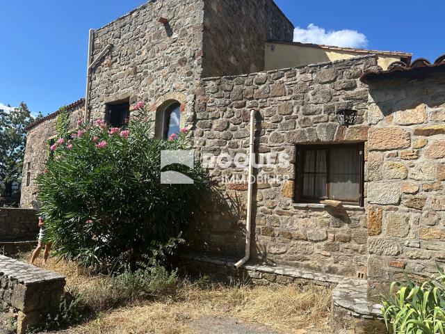 Rare, Maison de village de caractère, à 6 klm de Lodeve, 94 m2 habitables avec terrasse, au calme