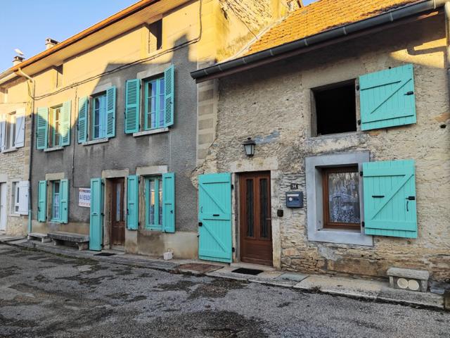 Rare: Maison de charme avec terrain et combles