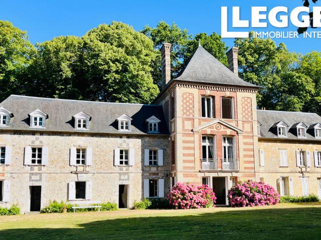 Rare: manoir sur les hauteurs de Trouville avec vues sur la Vallée de la Touques et site classé de 1,8 ha