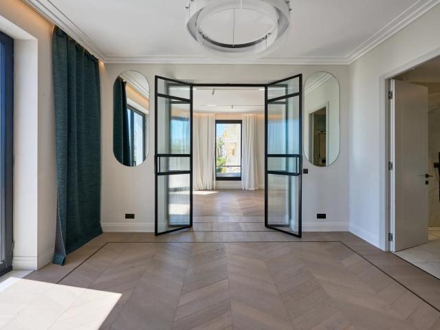 RARE NICE Promenade Villa avec des parkings. 238m² Nice