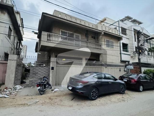 Rare Opportunity Well Maintained 273 sqyds Bungalow in a Prime Neighborhood Sharfabad