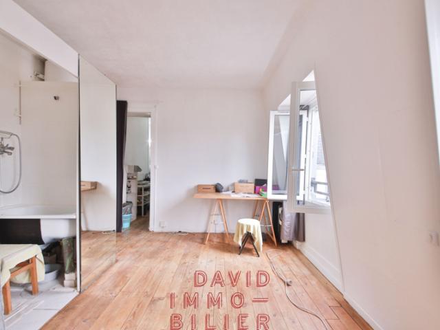 RARE OPPORTUNITÉ Dernier étage avec vue sur les toits de