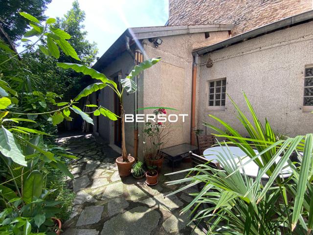 Rare au centre ville Appartement T4 rez de chaussée avec jardin privatif