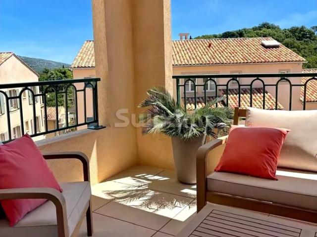 Rare au Coeur du Village de Grimaud Appartement 4 Pièces