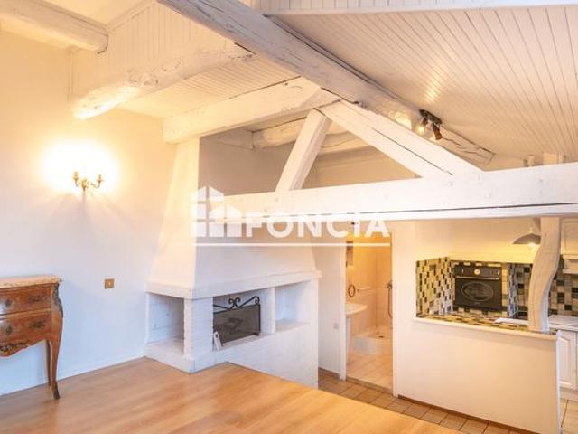Rare avec garage inclus et dependances
