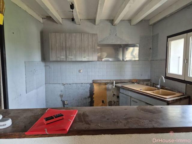 Rare avec grand terrain ! Appartement T4 au 1er étage dans petite copropriété À rénover!