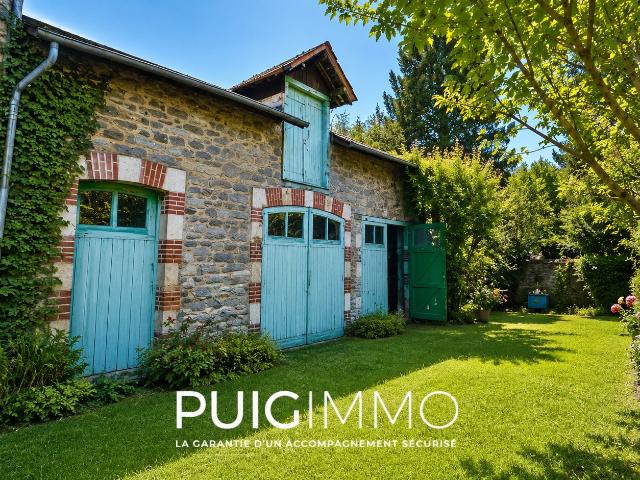 RARE À CÔTÉ DE CHEZ VOUS TERRAIN CONSTRUCTIBLE AVEC DÉPENDANCE