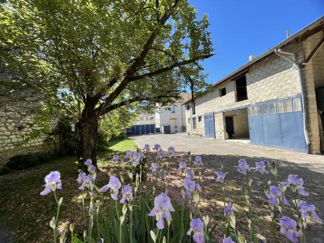 RARE A CAUREL, 5 mn de WITRY LES REIMS, grange et dépendances