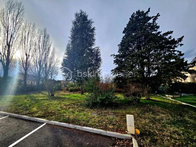 Rare à ce prix terrain viabilisé à 15 min de Chambray les Tours