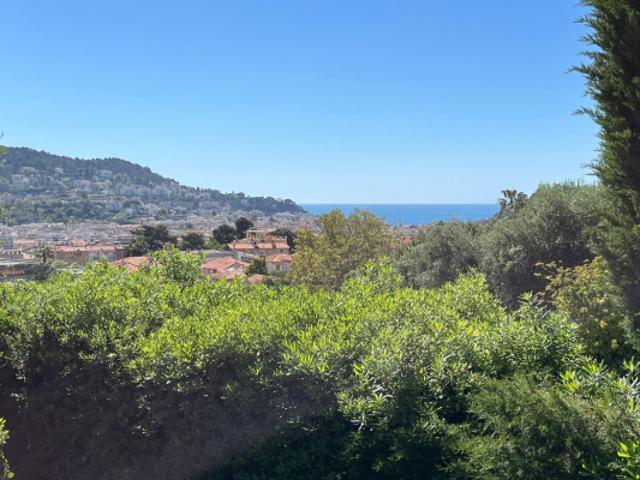Rare à Cimiez: maison 170 m² sur 749 m²