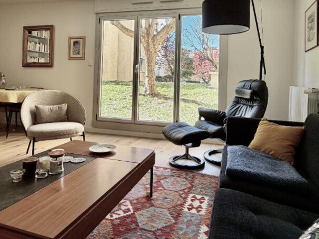 RARE, A DEUX PAS DU JARDIN PUBLIC, AU COEUR DES CHARTRONS/NOTRE DAME, MAISON RENOVEE DANS UN ENVIRONNEMENT CALME ET SECURISE