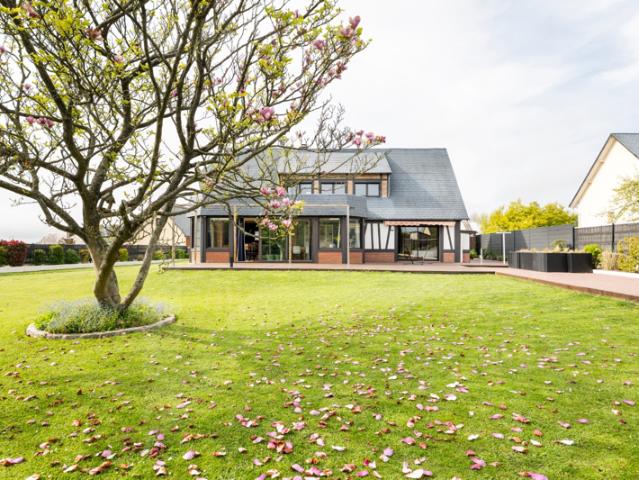 RARE A LA LOCATION Magnifique maison familiale de 169 m² avec dépendance