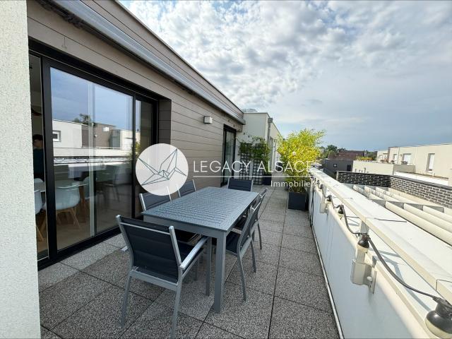 RARE A LA LOCATION SUBLIME F5 MEUBLE EN ATTIQUE AVEC INCROYABLE TERRASSE HAUTES PRESTATIONS
