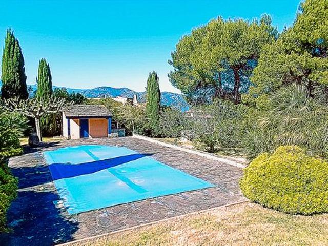 Rare à la vente 125m² et 2500m² de terrain + piscine + Saint Florent