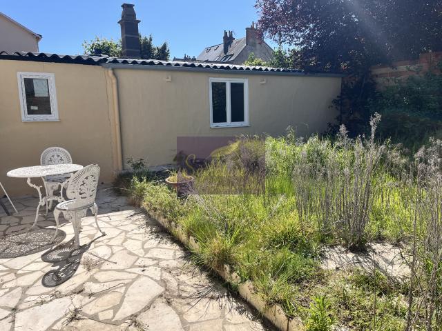 Rare à la vente Chasse Royale maison Plain pied T3 80 m2 avec garage et jardin. BEAU POTENTIEL !