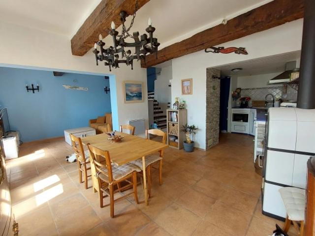 Rare à la vente – Ancien presbytère entièrement rénové au cœur de Carnoules