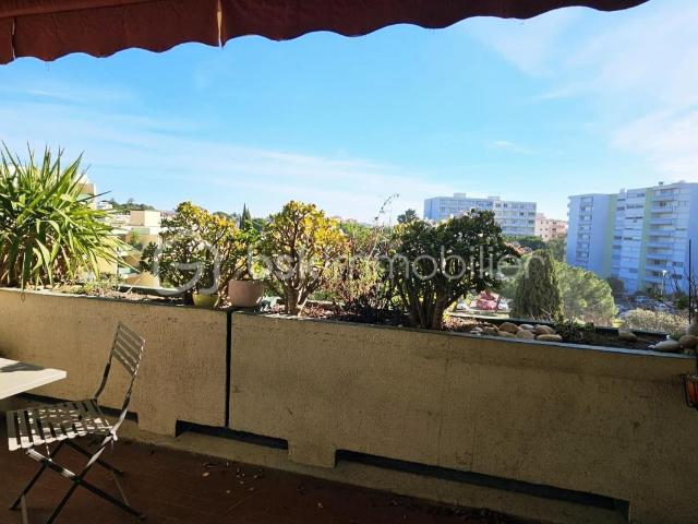 Rare à la vente Appartement spacieux et lumineux de 107m2 Parking et cave