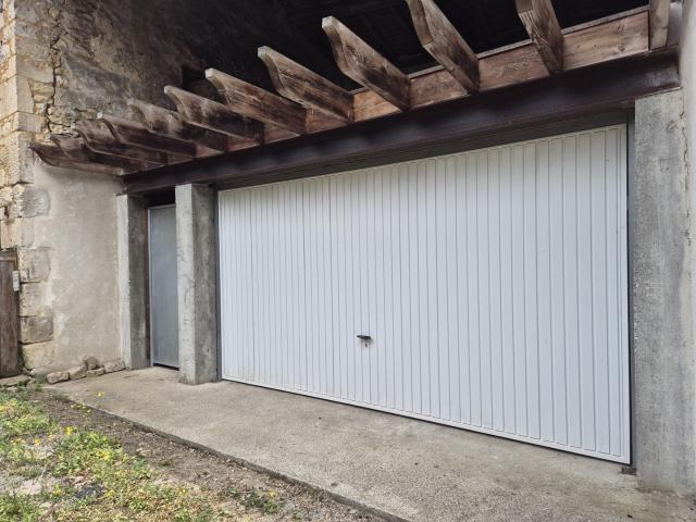 RARE À LA VENTE GARAGE AVEC GROS POTENTIEL EN PLEIN CENTRE DE RUFFEC