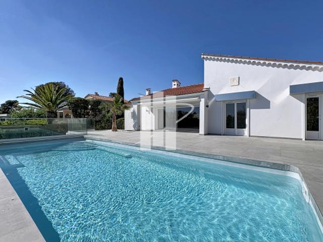 Rare à la vente Maison de plain pied au calme Boulouris
