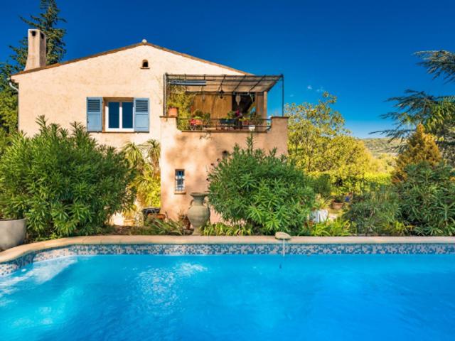 Rare à la vente Maison familiale avec dépendances sur 1 50
