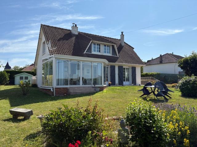 Rare à la vente: Maison familiale de 140 m² avec autonomie de plain pied et aperçu mer