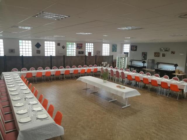 RARE A LA VENTE, SALLE DE RECEPTION POUVANT ACCUEILLIR JUSQU'A 100 PERSONNES