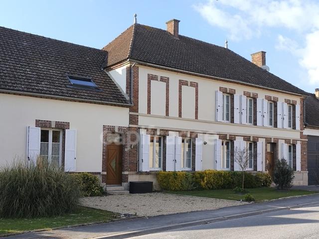? RARE À LA VENTE – Propriété d’exception avec piscine et fort potentiel ?