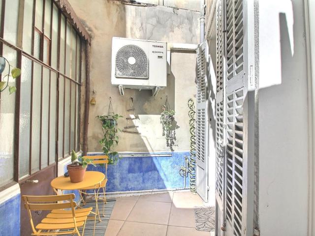 Rare à la vente T2 la Plaine avec courette 68m² Marseille 1er