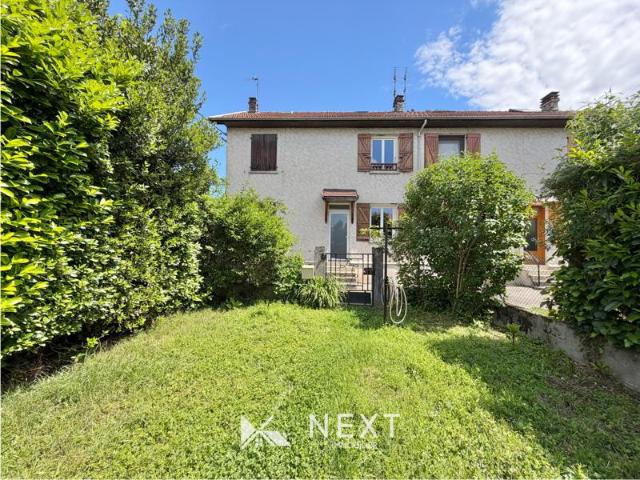 RARE A LA VENTE TRIPLEX ENTIEREMENT RENOVE AVEC JARDIN PRI