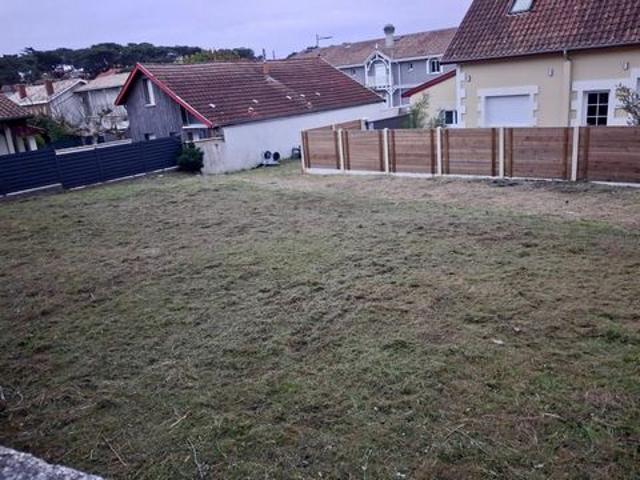 Rare à Lacanau Océan – Terrain constructible, viabilisé et borné ainsi que divisible
