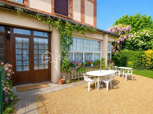 Rare à Maintenon, appartement de 2 pièces de 43 m² avec cave et jardin de 240 m², situation exceptionnelle gare à pied à moins d'une minute