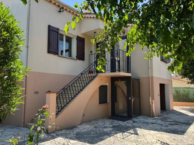 Rare à Mandelieu: maison 124 m2 avec studio, ascenseur et g