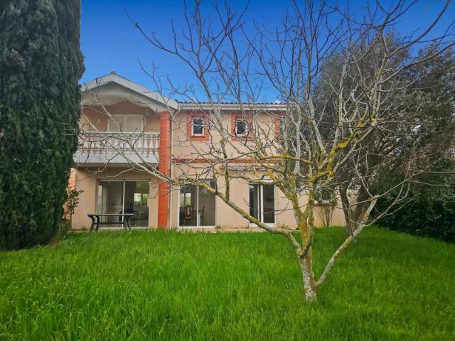 Rare à Pouvourville: villa T6 à fort potentiel