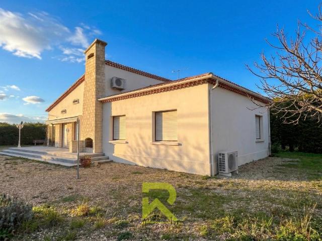RARE à PEZENAS: Maison de plain pied au fort potentiel sur