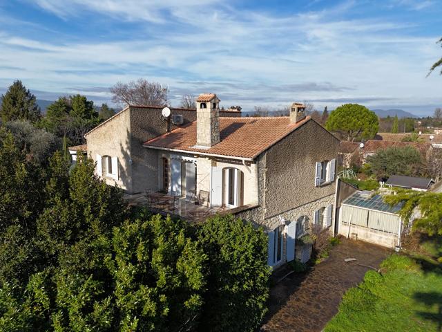 RARE A PIERRELATTE ! IMMEUBLE AVEC 2 APPARTEMENTS T4 INDEPENDANTS PARCELLE DE 2073M2
