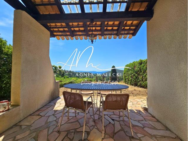 Rare À Pramousquier Mazet Vue Mer Panoramique Avec Jardin. 30m² Le Lavandou