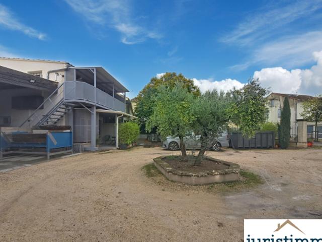 Rare à TRAVAILLAN Propriété de caractère sur 2000 m2 avec