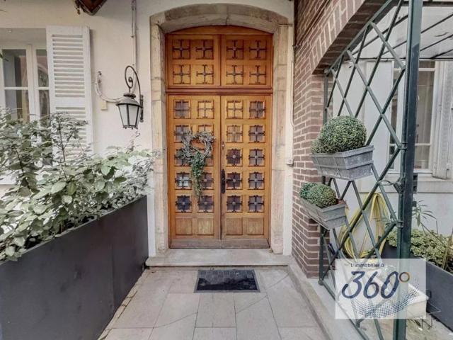 Rare ! Appartement 150 m² alliant charme ancien et modernité au centre ville de Louhans