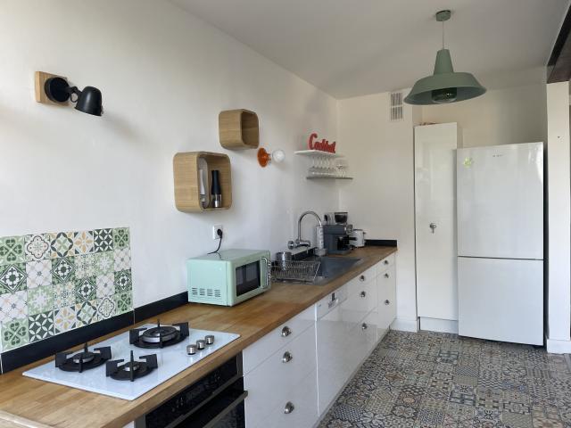 RARE Appartement 4 pièces lumineux avec terrasse, à louer vide ou meublé