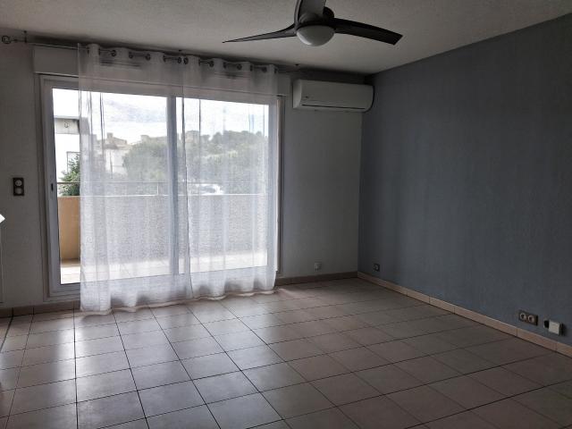 RARE appt T3 62,7 m2 env. en duplex + terrasse et 2 parkngs !