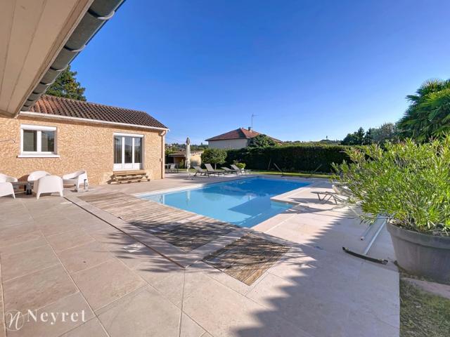 RARE CHARLY Maison familiale 5 Chambres de 175 m2 avec p