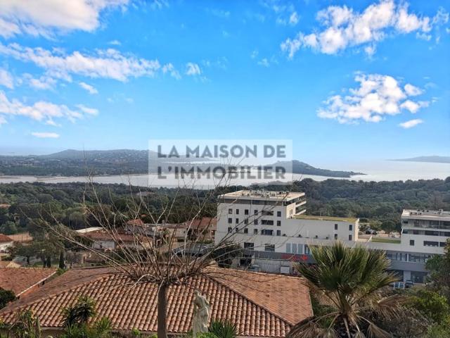 RARE Commune de Porto Vecchio Terrain de 2710 m² avec fort potentiel constructible avec vue sur la mer
