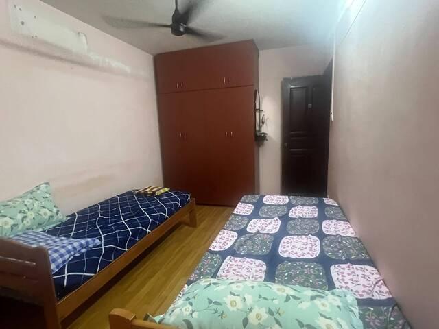 Rare common roomal near to Boon Lay MRT 5 min Walk Jurong West