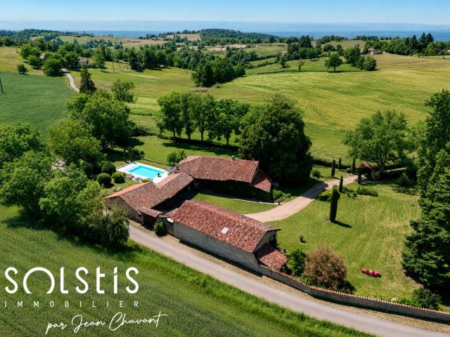 RARE Corps de ferme de 257 m2 au cœur d’un parc de 5875 m2 257m² Montrond Les Bains