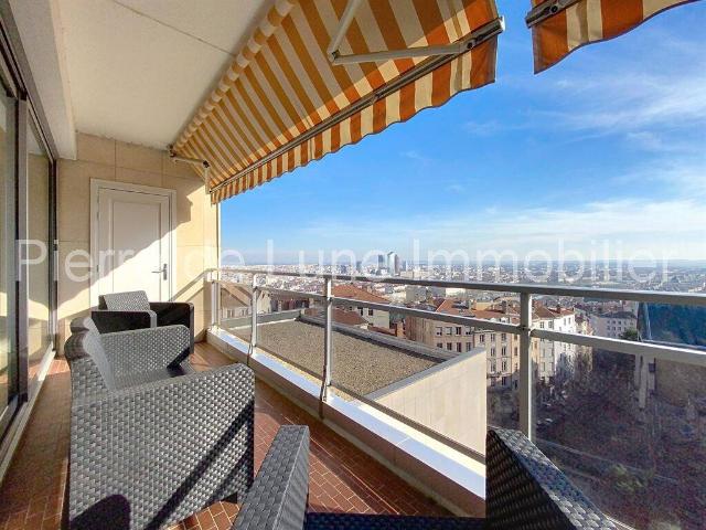 RARE, Croix Rousse, T4 de 133m² en dernier étage avec terrasse e