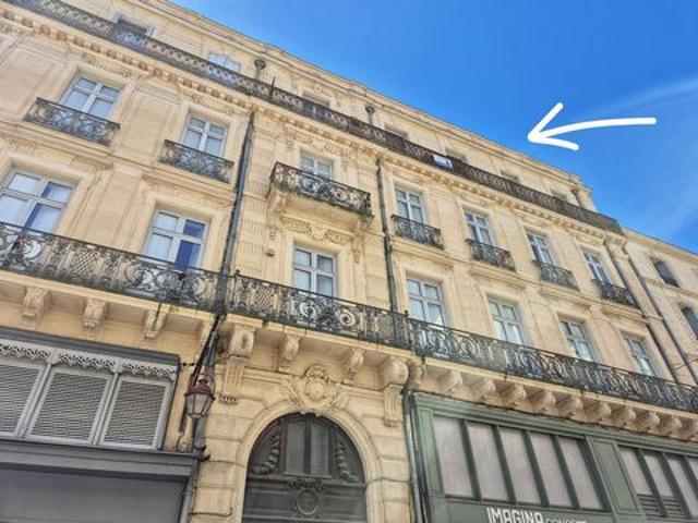 Rare duplex en dernier étage, 125 m², 4 chambres, ascenseur, balcons français, éléments d'origine