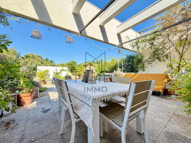Rare Duplex inversé au dernier étage avec 68 m2 de terrasse